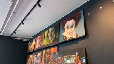 Spotter i tak på galleri